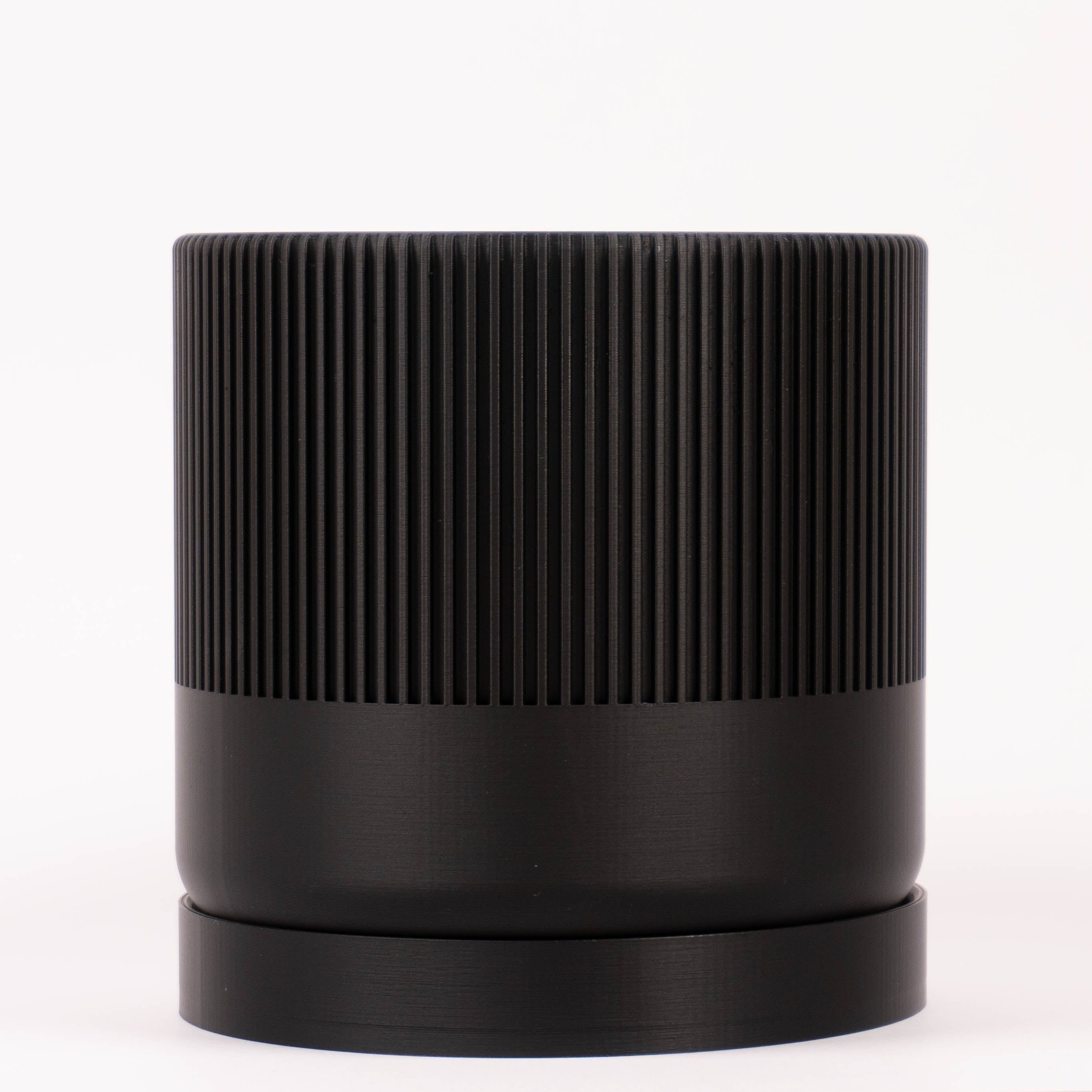 Sort Mundane Seedling urtepotteskjuler